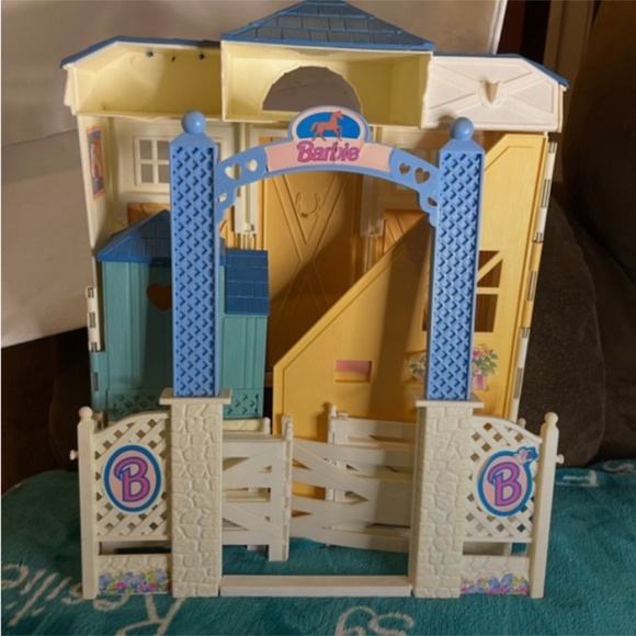 Barbie Riding Stable #18428 Horse Corral Fence Play Set  Vintage 1998 Mattel Barbie Riding Stable Horse Corral Play Set